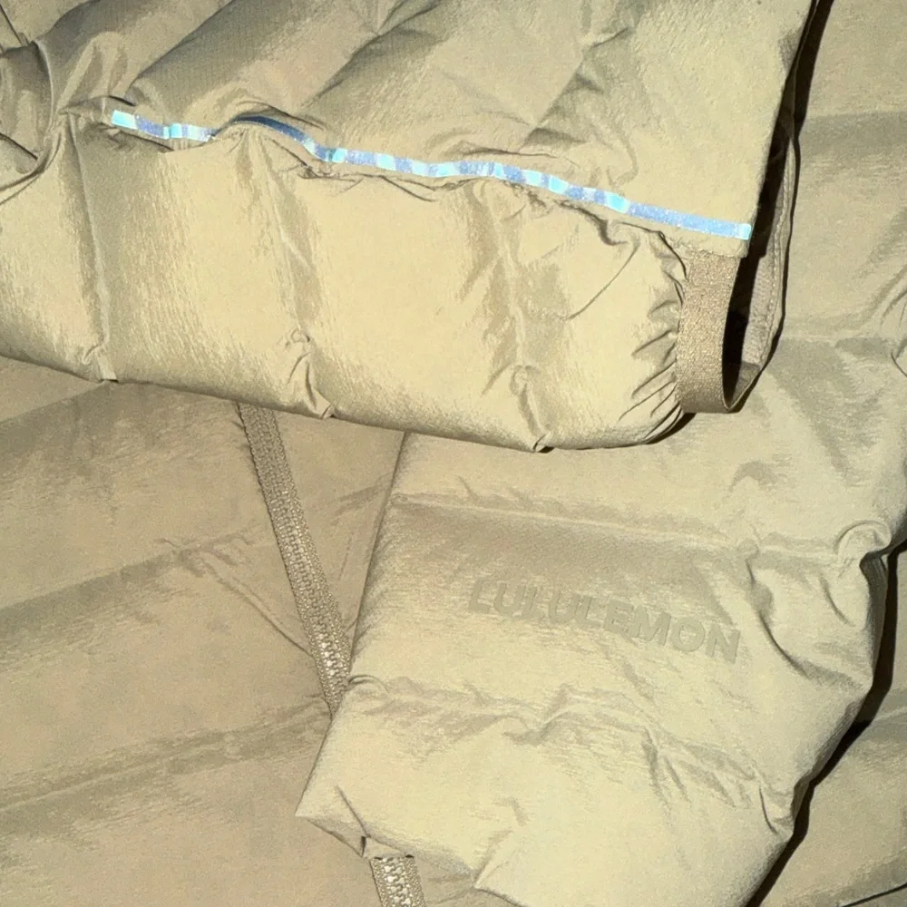 Lululemon men’s Navigation Down Hoodie